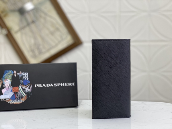 プラダ財布コピー背面デザイン